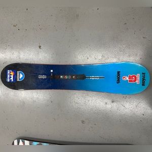 Burton custom smalls 130 snowboard